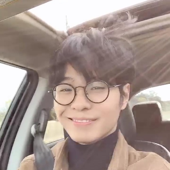 Meet your Posher, Sung eun - Picture 2 of 2